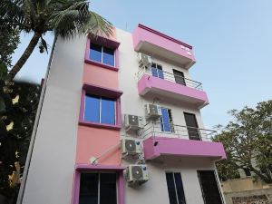 OYO 13527 Usha Residdency