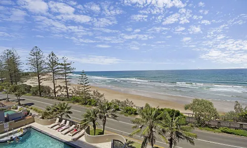 Clubb Coolum Beach Resort Sunshine Coast