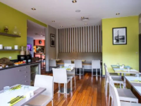 アドニスリヨンドックウエスト リヨンのホテル