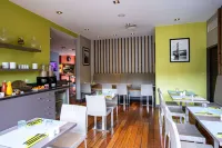 Adonis Lyon Dock Ouest