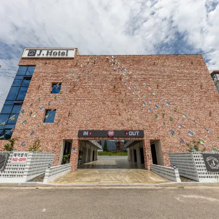 Geochang Hotel J