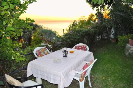 Studio Apartment Tonia with Sea View and Garden - Pelekas Beach, Corfu