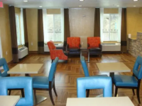 West Worth Inn & Suites White Settlement