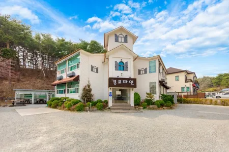 Gangneung Gyeongpo Pine Pension