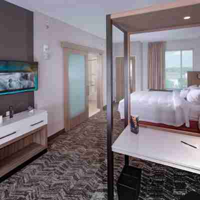 SpringHill Suites Newark Downtown Rooms