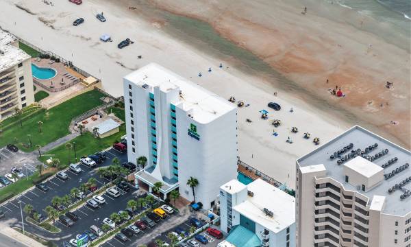 Holiday Inn Express & Suites Oceanfront Daytona BCH Shores by IHG