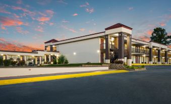 Horizon Inn & Suites