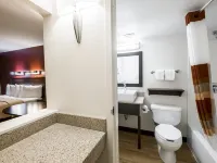 Red Roof Plus+ Boston - Woburn/ Burlington Hotels in Middlesex County