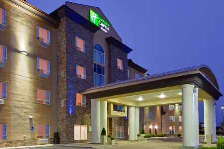 Holiday Inn Express & Suites Airport-Calgary