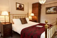 Cross Hands Hotel by Greene King Inns Hotels in Tormarton