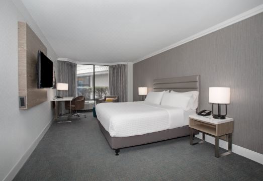 오렌지 카운티 호텔 로비