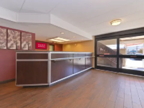 ريد روف إن بلس+ سيكاوكوز - مدولاندز - نيويورك سيتي فنادق في سيكوكس