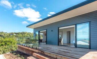 Luna Cottage. Stunning Ocean Views on Waiheke