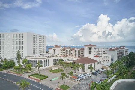 Fiesta Americana Villas Cancún Отели рядом с достопримечательностью «Плайя Гавиота Асуль»