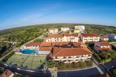 Hotel Villa Letan Hotels in Peroj
