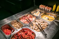 皮特勞恩帝國大酒店 - 早餐