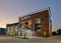 La Quinta Inn & Suites by Wyndham Dallas/Fairpark フェアパーク周辺のホテル