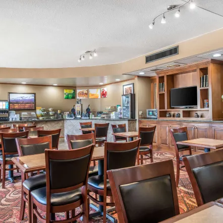 Quality Inn Colorado Springs South Отели рядом с Аэропорт Петерсон-Филд