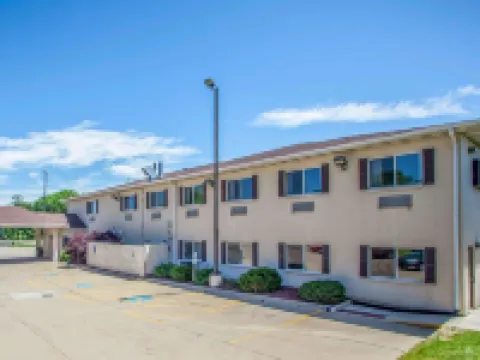 Comfort Suites Peoria I-74 Hotels in Peoria