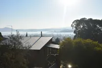 Tumut Farrington Motel - Mountain view