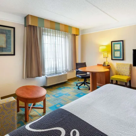 La Quinta Inn & Suites by Wyndham Ft. Lauderdale Plantation