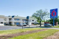 Motel 6 Schiller Park, IL - Chicago O'Hare