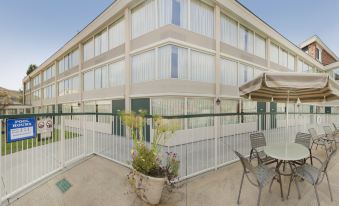 Best Western Plus Bradford Inn