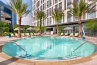 The Viv Hotel, Anaheim, a Tribute Portfolio Hotel - 屋上プール