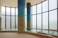 Sheraton Okinawa Sunmarina Resort - Uima-altaat