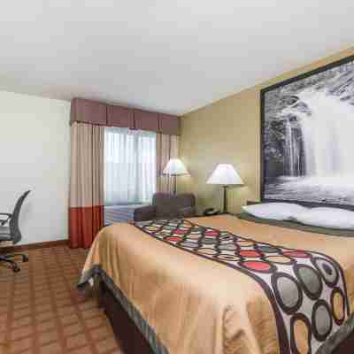 Super 8 by Wyndham Rice Lake Rooms