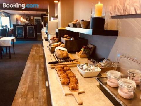 Restaurant Hotel Rooms Photo