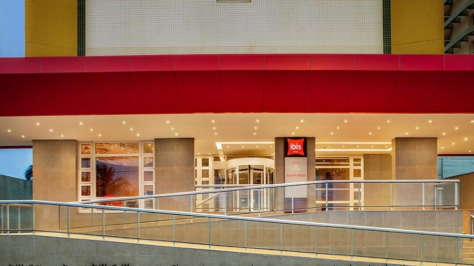 ibis Macae