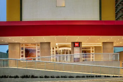 ibis Macae Отели в г. Макаэ