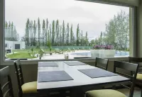 Howard Johnson by Wyndham Neuquen Hotels in Neuquen