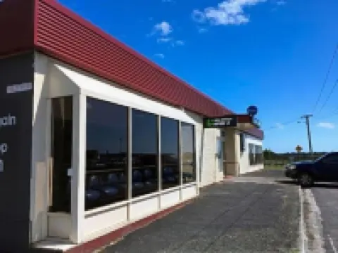 Regatta Point Tavern & Holiday Villas