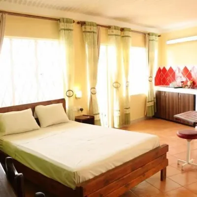 Le Cactus Guesthouse Hotels near Maison Eureka