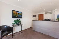 AAt 28 Goldsmith Motel Hotels in Hamilton