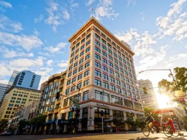 Gaslamp Plaza Suites