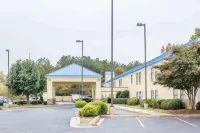 Econo Lodge Raleigh Near Walnut Creek Amphitheatre Hotels in Raleigh
