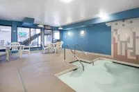 Econo Lodge Hotels in Onalaska