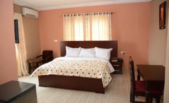 Iyore Grand Hotel and Suites