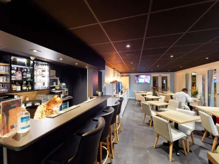 Kyriad Direct Saint-Brieuc - Parc des Expositions Отели в г. Трегё