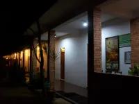 The Senaro Holiday Inn Hotels near Minneriya National Park