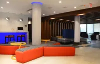 GLō Best Western  Ft. Lauderdale-Hollywood Airport Hotel