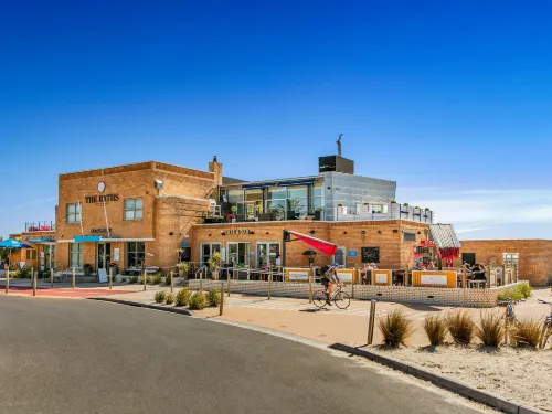 Quest Brighton on the Bay Отели в г. Сандрингем