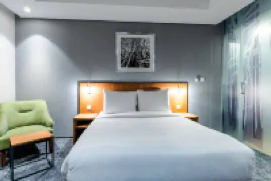 內羅畢兩河購物中心假日酒店