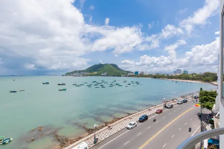 喜迎飯店 - 海灘前