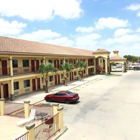 Boca Chica Inn and Suites