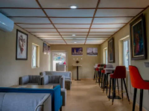 Nelson Mandela Gardens asaba Hotels in Asaba