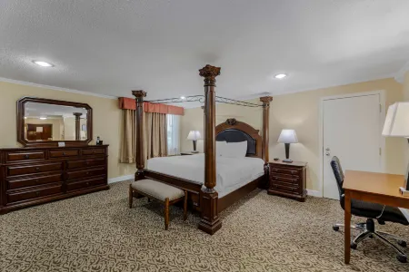 Best Western Plus Wooster Hotel  Conference Center